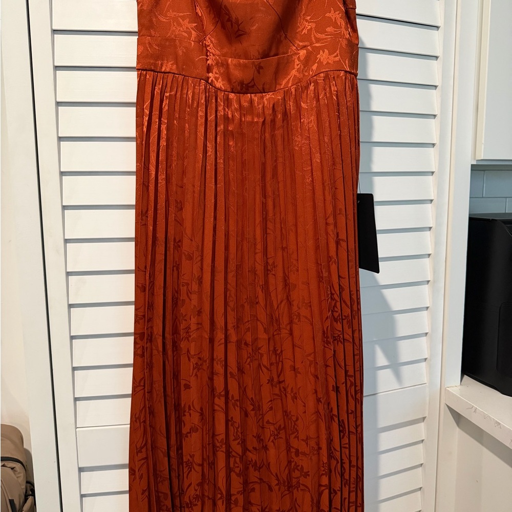 Lulu's Terracotta Pleated Midi Dress - Picture 4 of 5